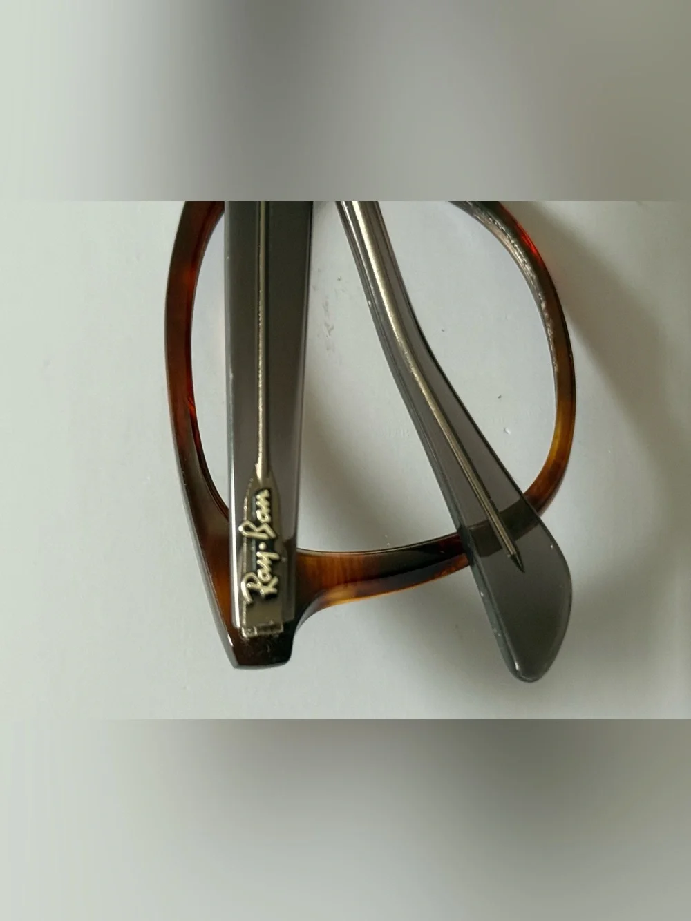 Ray-Ban classic oval